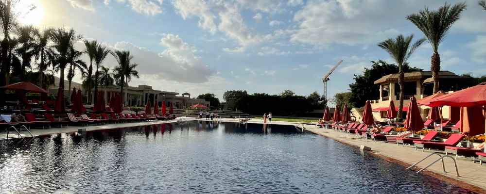 Swimming pool at the Marriott Mena House